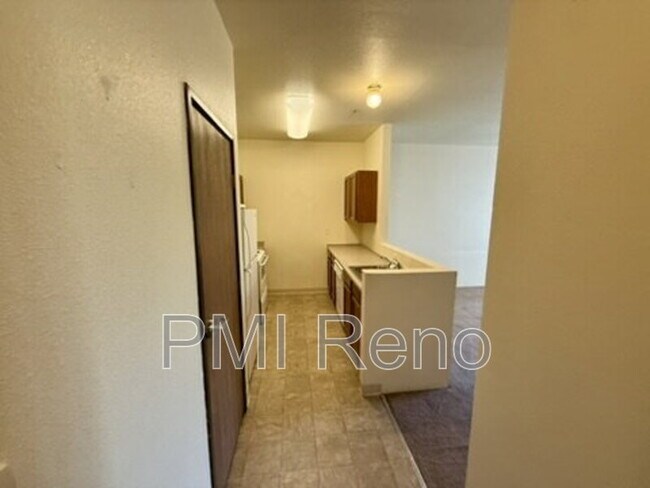 Building Photo - 1600 I St