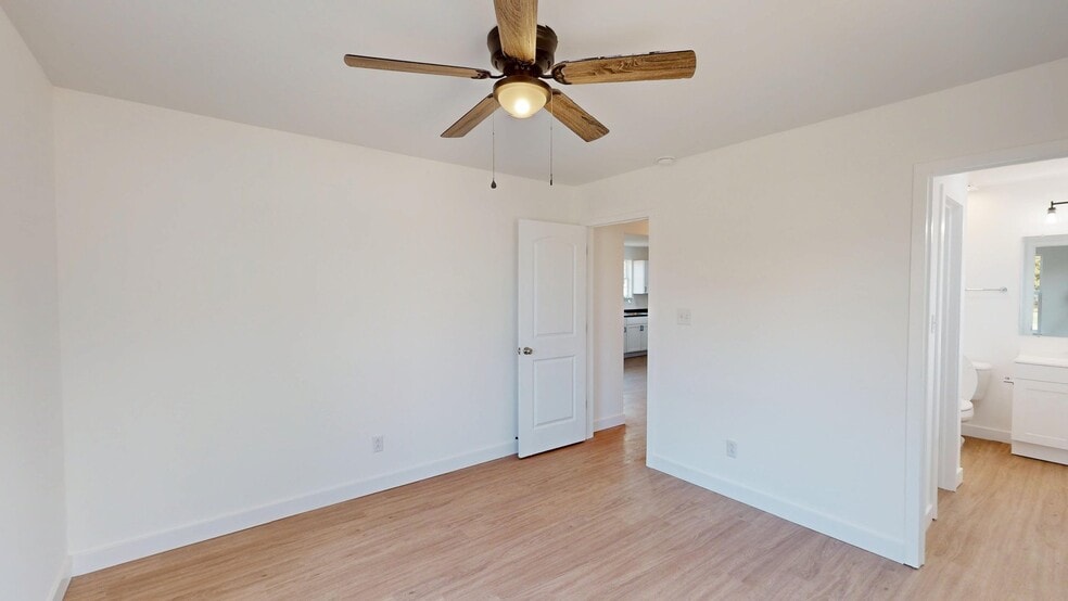 Building Photo - 836 Maple St