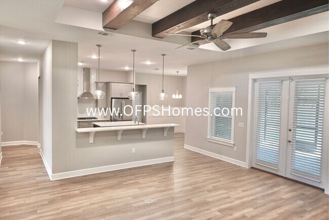 Building Photo - 4bed Home within Walking Distance to Sound