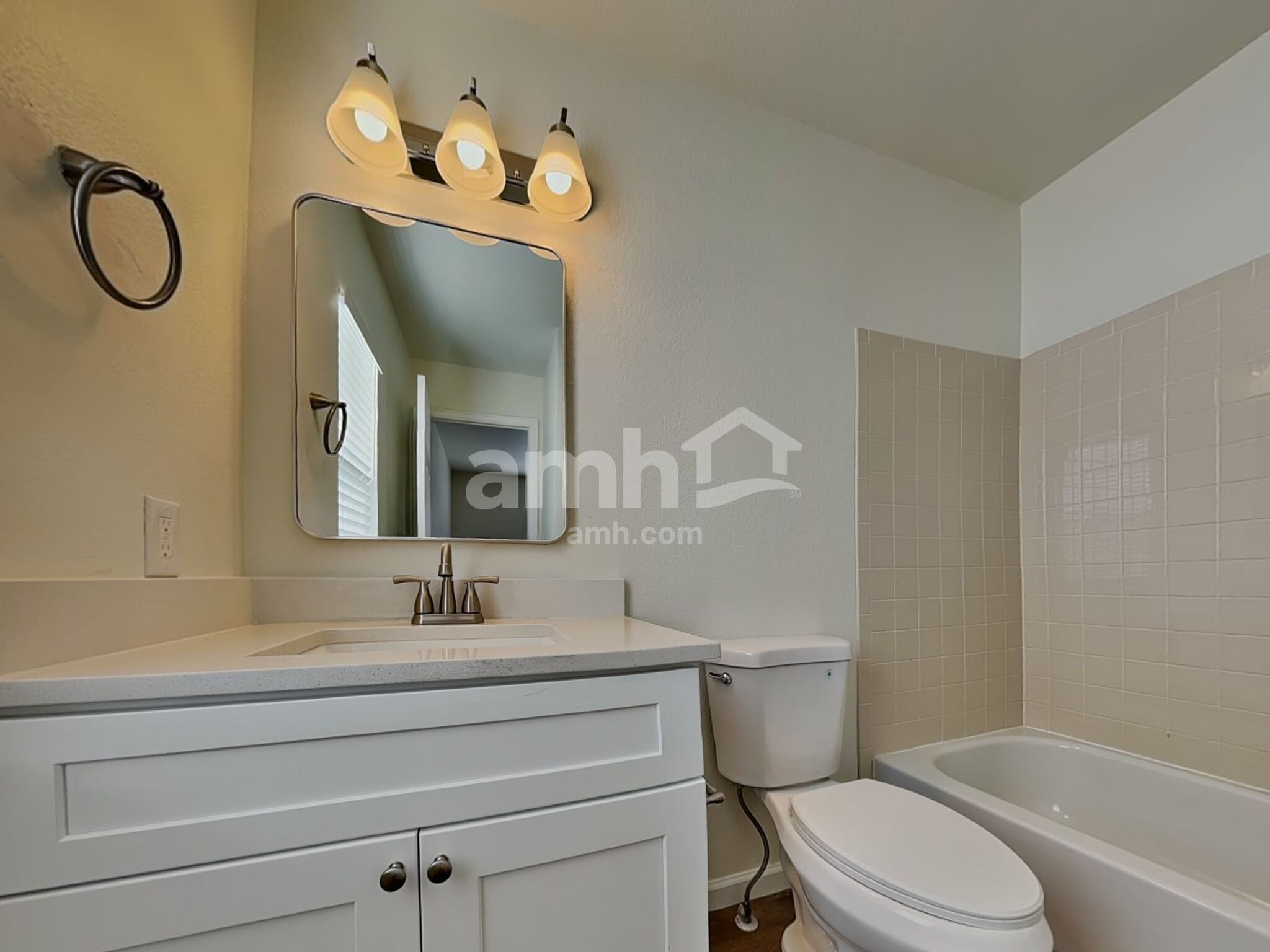 Building Photo - 4142 Knollvale Dr