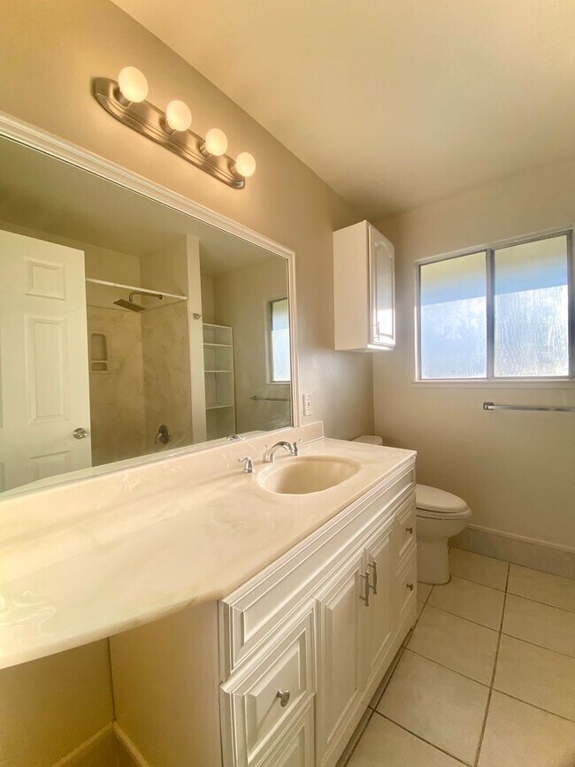 Building Photo - Spacious 2-Bedroom Condo Available for Rent in Fremont!