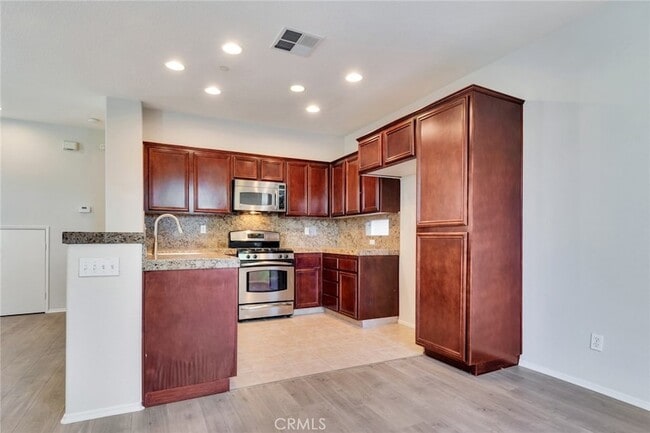 Building Photo - 4543 Riverscape Dr