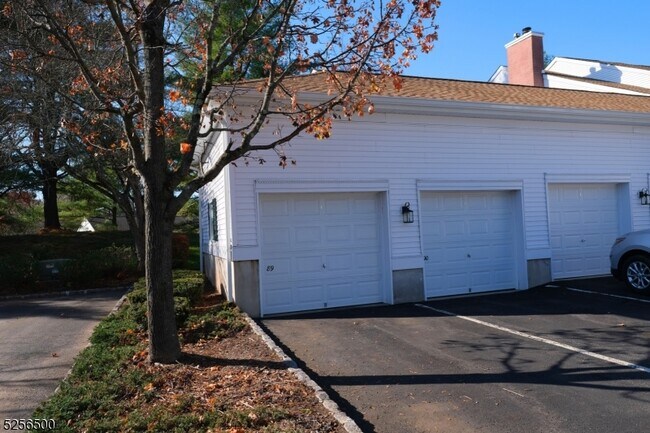 Building Photo - 89 Alexandria Way