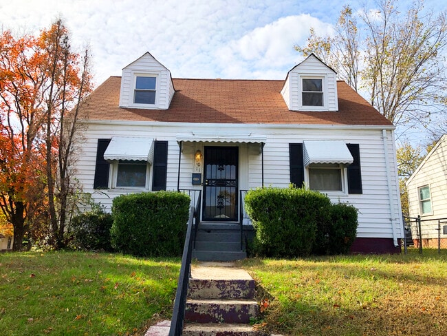 Primary Photo - 1011 E 16th St