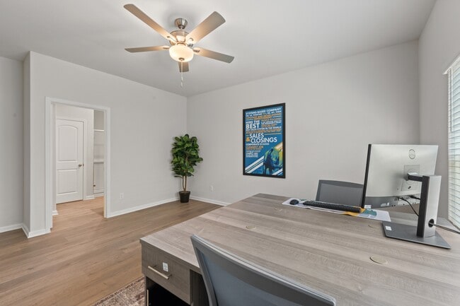 Building Photo - 1012 Camelia Grv Ct