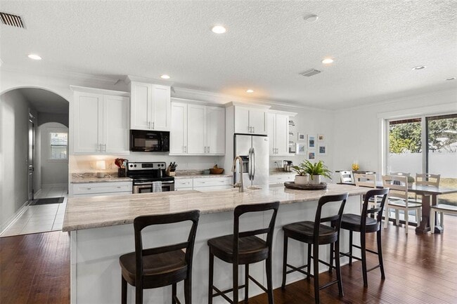 Building Photo - 4005 W El Prado Blvd