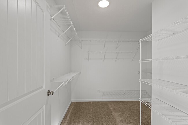 Building Photo - 8164-8164 Snelling Dr