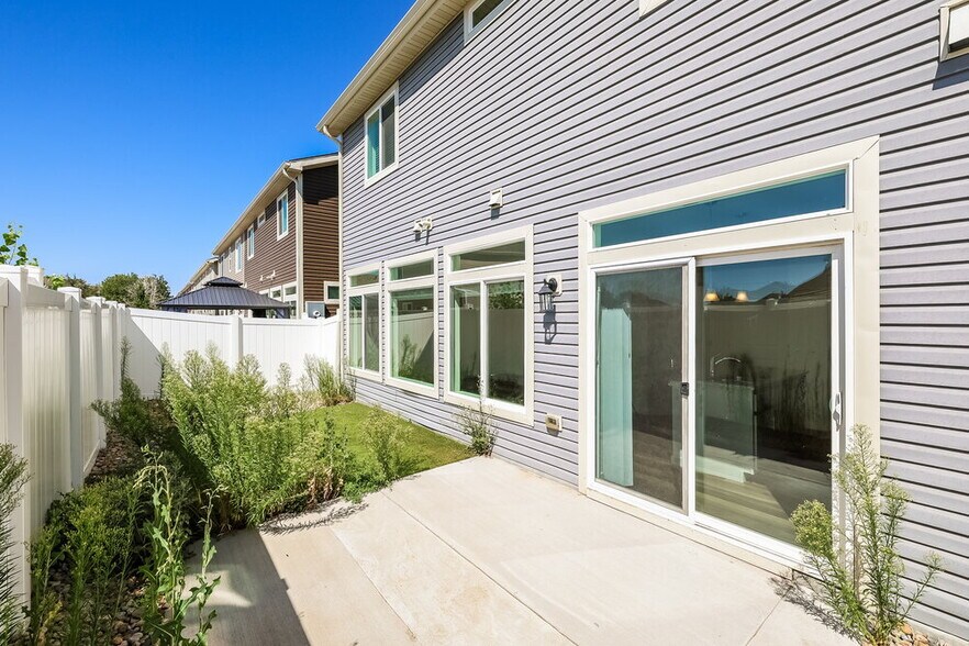 Building Photo - 4750 N Tower Dr