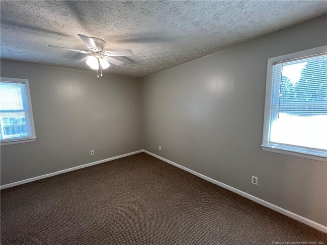 Building Photo - 114 Elfreth Ln