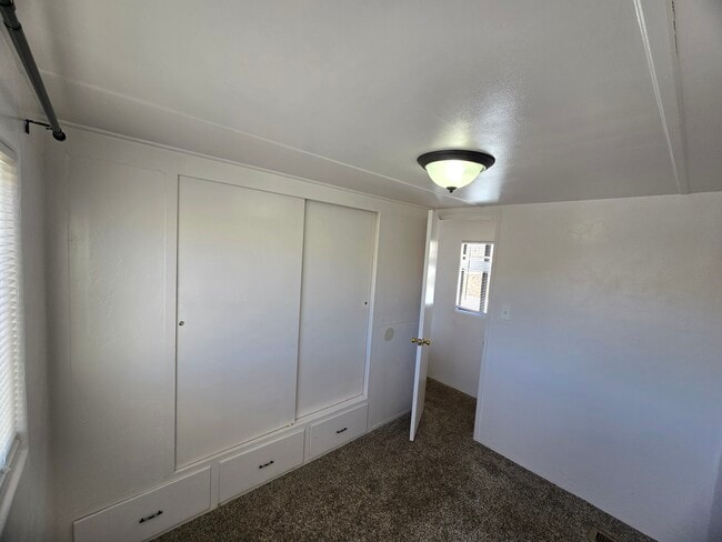 Building Photo - 419 W Golden Ave