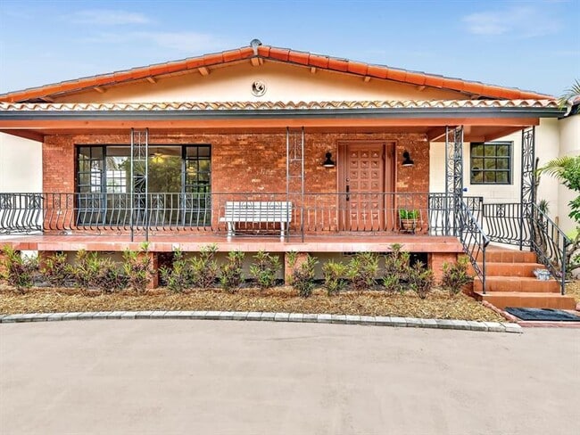 Building Photo - 8020 SW 19th St