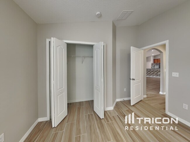Building Photo - 12522 Cricklewood Dr