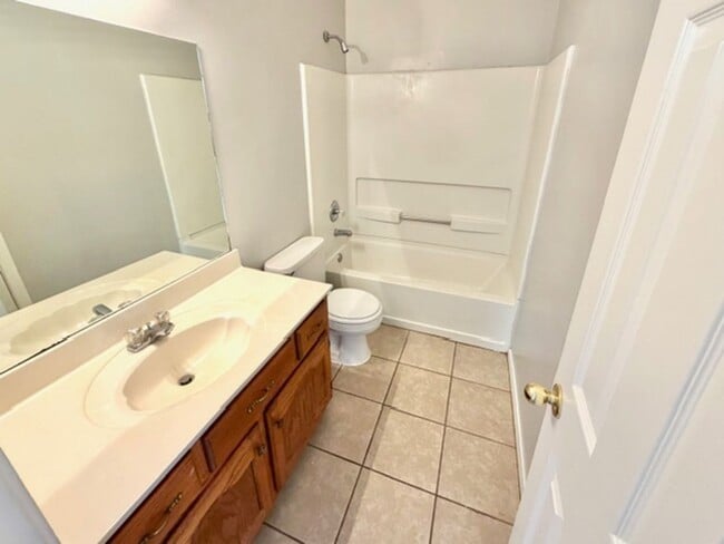 Building Photo - BelmontDr9194