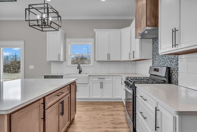 Building Photo - Italian Estates Property Management