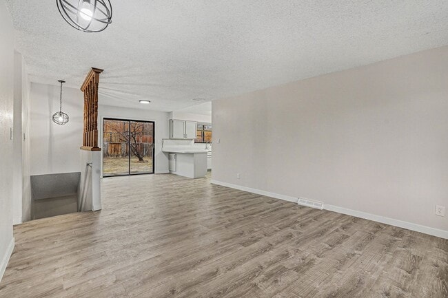 Building Photo - Renovated Duplex Available in Arvada!