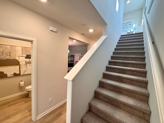 Building Photo - Brand New 4 Bedroom Home with Solar in Gat...