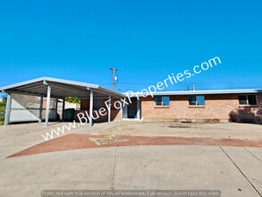 Building Photo - 3310 W Calle Toronja