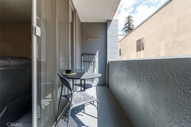 Building Photo - 421 La Fayette Park Pl