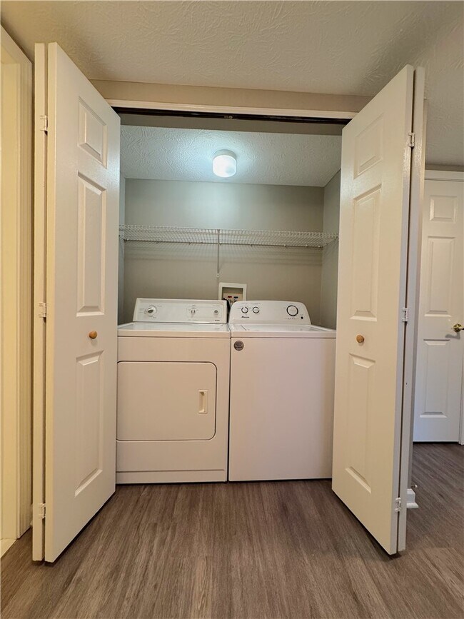 Building Photo - 35 Captains Cove Ln