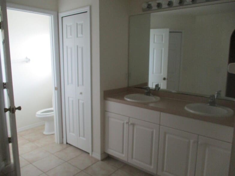 Building Photo - Coming soon  nice 3/2 with newer carpet