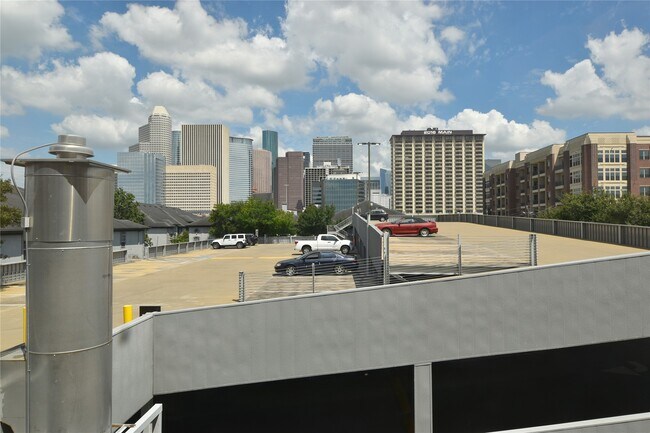 Building Photo - 2510 Travis St