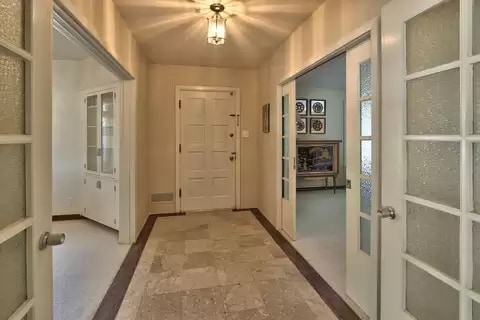 Building Photo - 713 Montclaire Dr NE