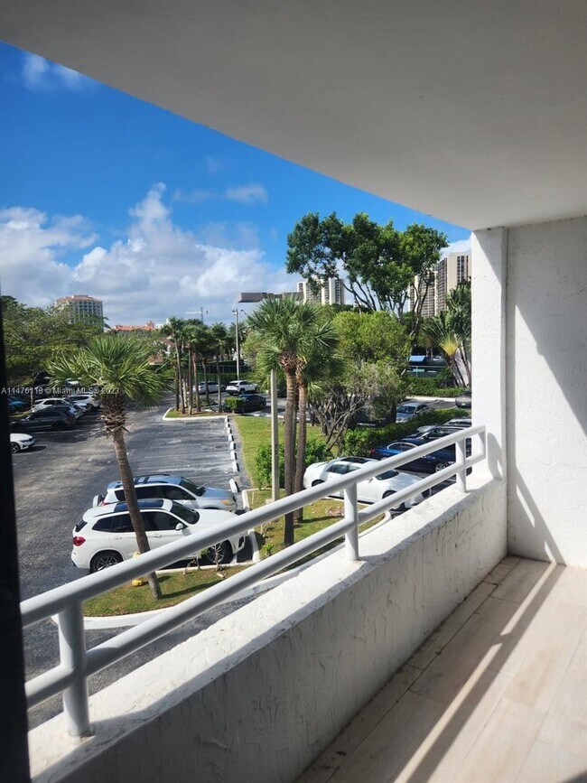 Building Photo - 20355 NE 34th Ct