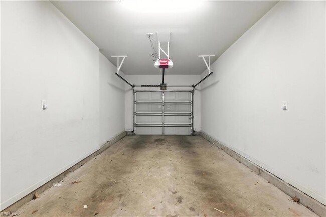 Building Photo - 522 Knolls Dr