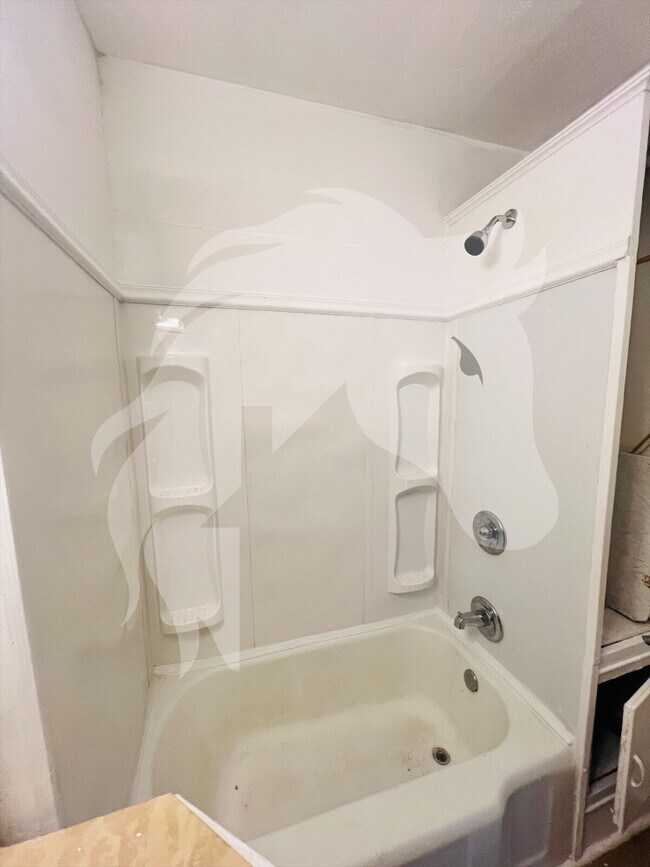 Building Photo - 211 S 7th St