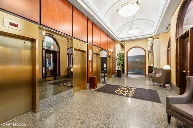 Building Photo - 200 N Dearborn St