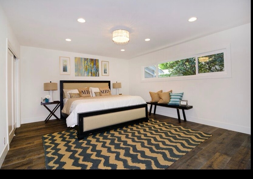 Building Photo - 15643 Woodfield Pl