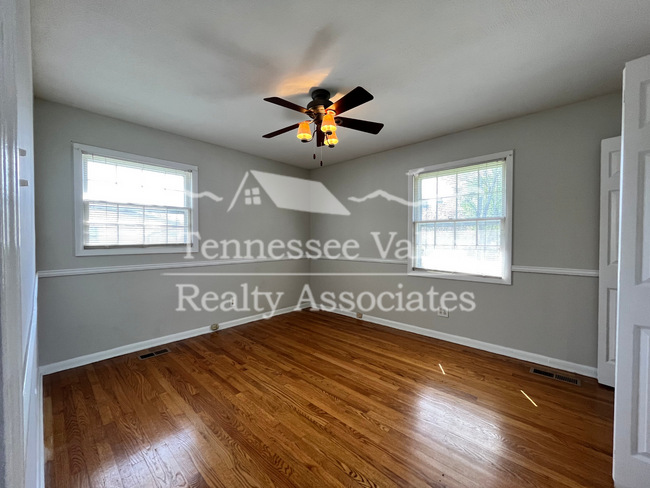 Building Photo - STUNNING 3 BED/2 BATH with Amazing Outdoor...