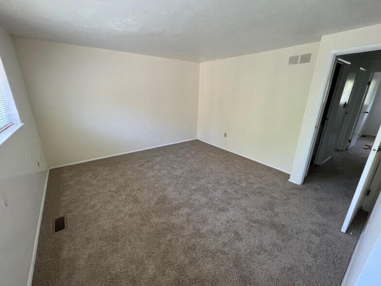 Building Photo - 792 Wheatland Cir