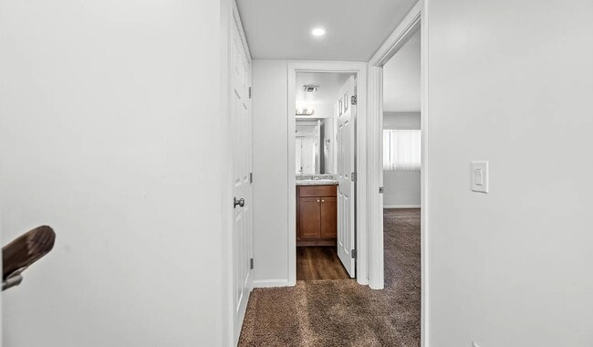 Building Photo - 1720 E Hermosa Dr