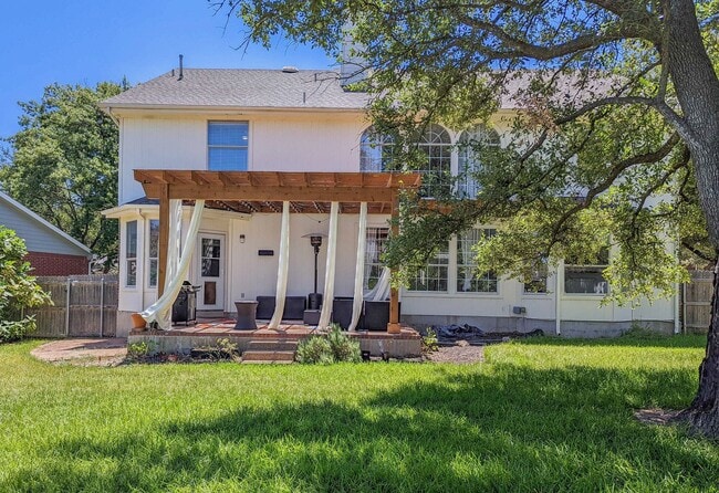 Building Photo - Stylish 4-Bed, 3.5-Bath Rental with Great ...