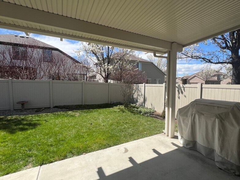 Building Photo - 761 Oak Green Dr