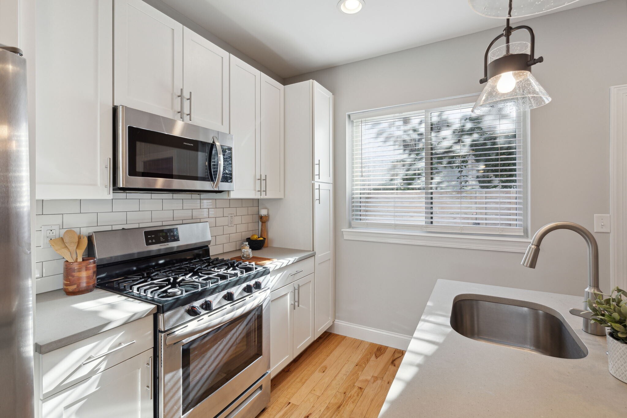 Building Photo - 1325 S Dover St