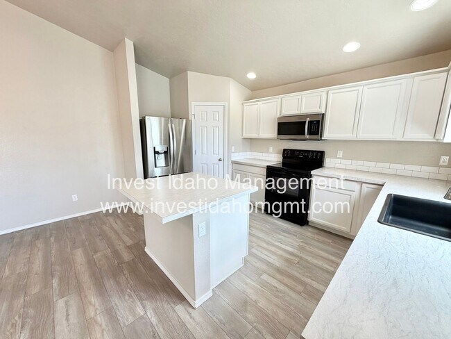 Building Photo - Spacious 4 Bed 2 Bath Home in Kuna