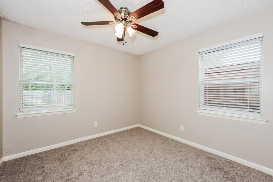 Building Photo - 629 Dawn Dr