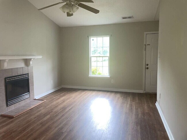 Building Photo - Two Bedroom Two Full Bathroom End Unit Tow...
