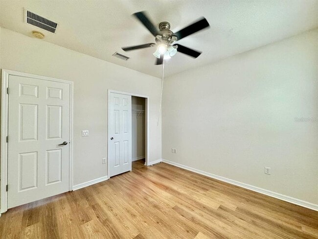 Building Photo - 9614 Oak Glade Ave