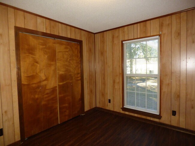 Building Photo - Quaint Home - Heart of Milton