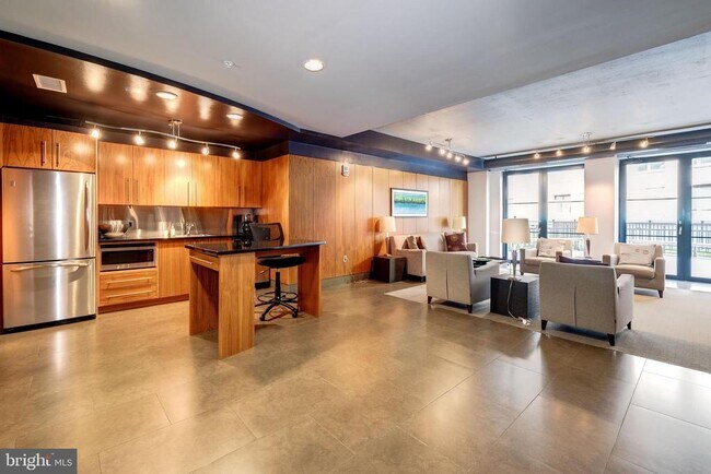 Building Photo - 1133 14th St NW