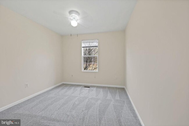 Building Photo - 15435 Reprise Terrace