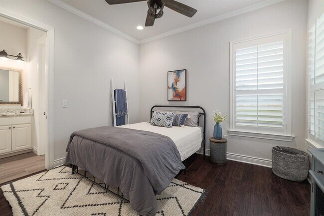 Building Photo - 308 Aldea Cove