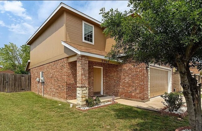 Building Photo - Two story updated home in Killeen Tx