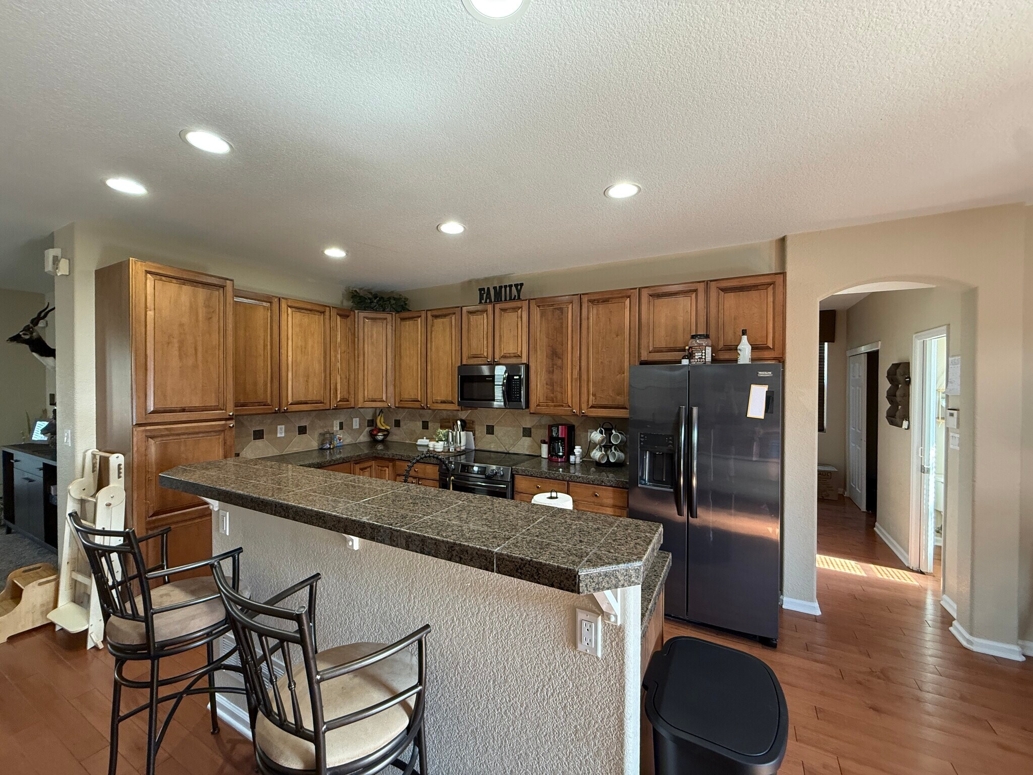 Building Photo - 2409 Capital Dr