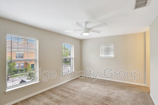 Building Photo - 735 Siena Palm Dr