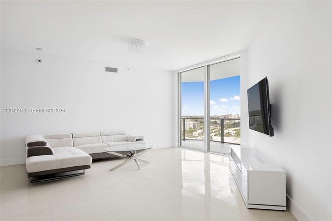 Building Photo - 17301 Biscayne Blvd
