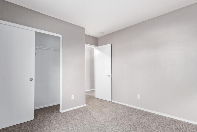 Building Photo - 1368 S 232nd Ave